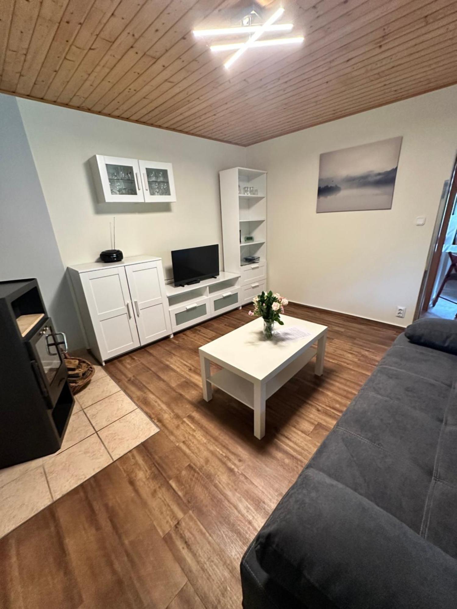 Bungalow am Dobbertiner See Bagian luar foto